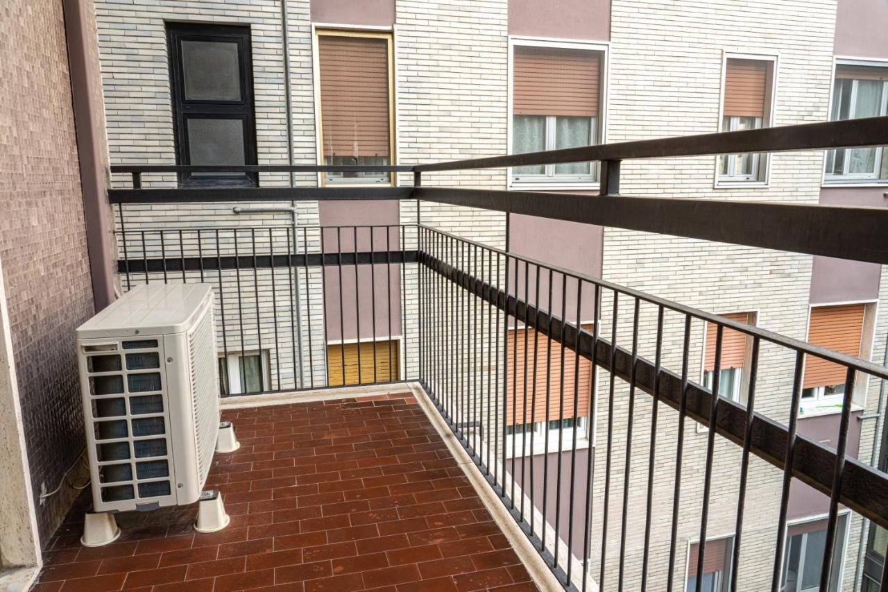 San Donato -M3,Linate Airport,Duomo,Policlinico,Wi-Fi Apartment San Donato Milanese Luaran gambar